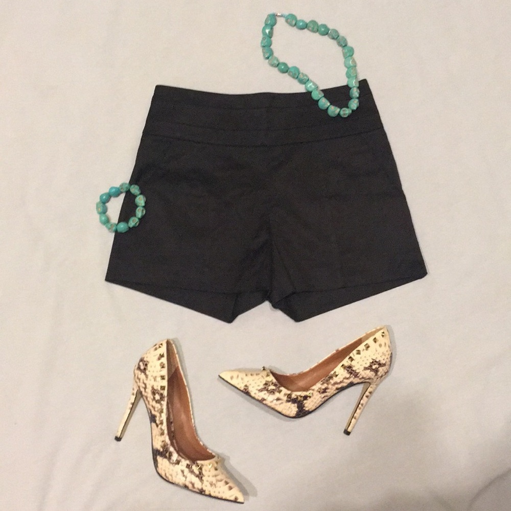 ❌ SOLD ❌ 💎 Dressy Bebe shorts